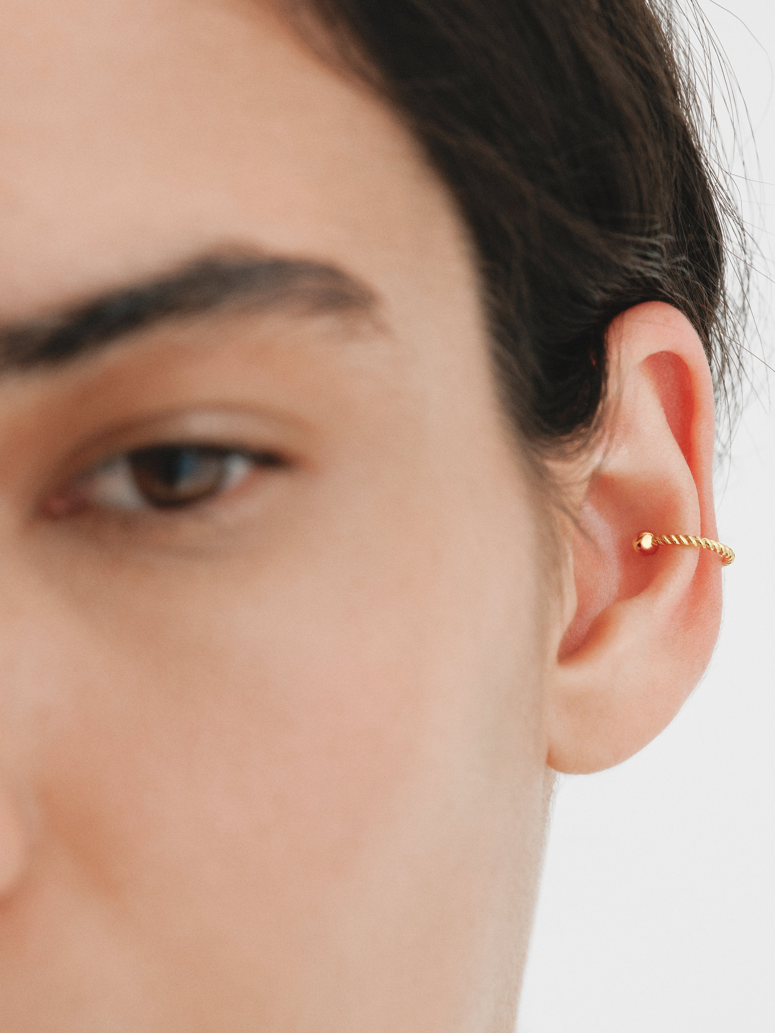 Earcuff gallonado de plata 925 bañada en oro amarillo de 18K