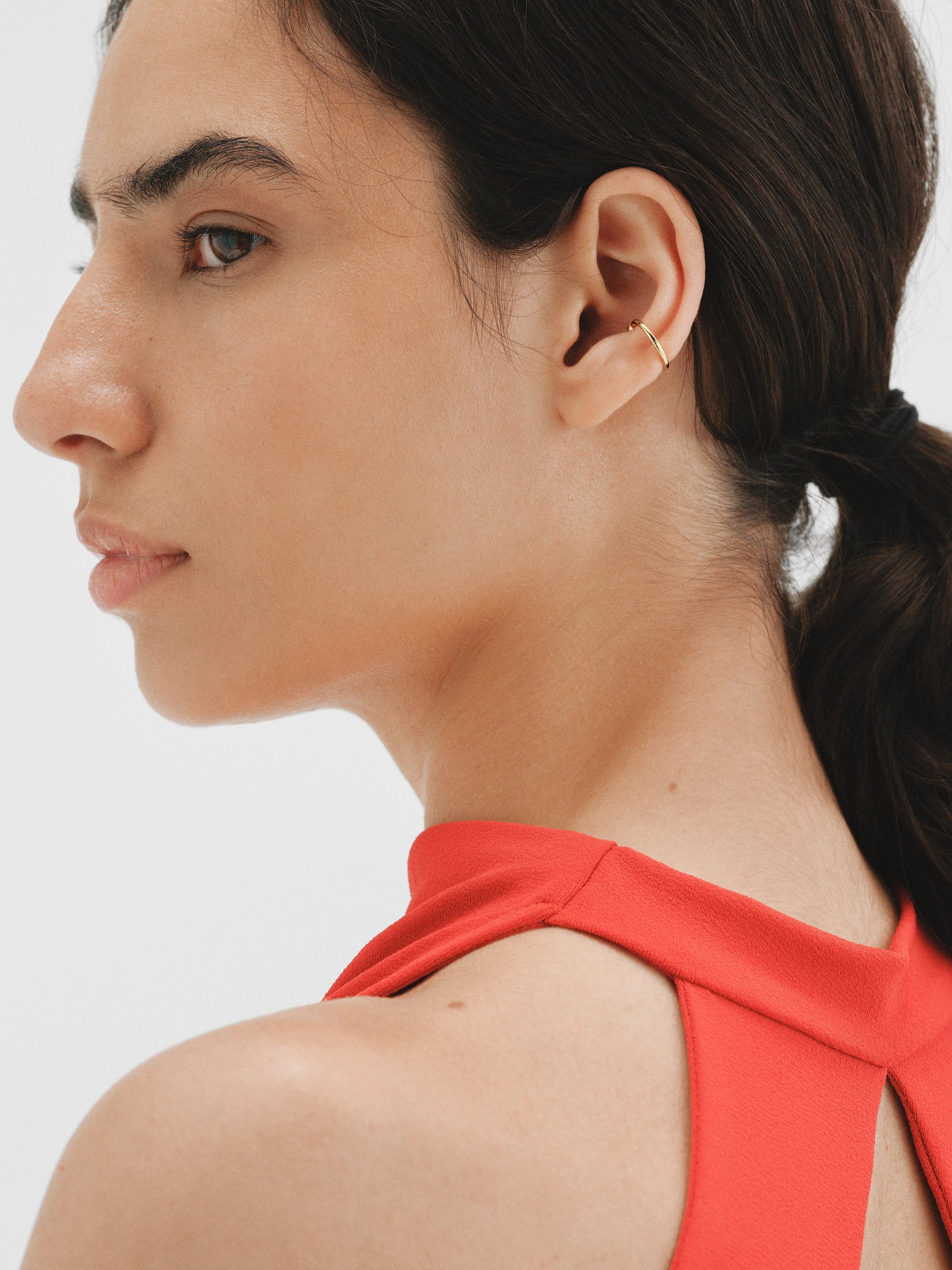 Earcuff liso de plata 925 bañada en oro amarillo de 18K