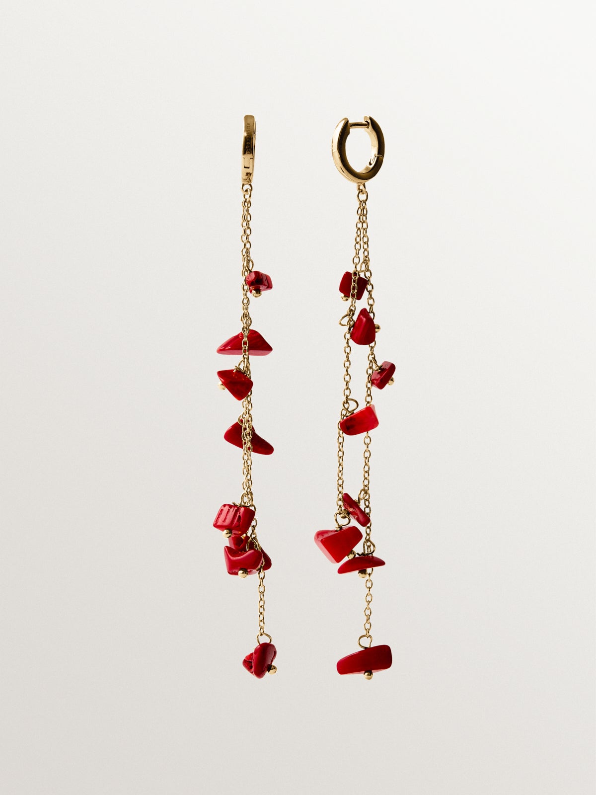 Pendientes largos de plata 925 bañada en oro amarillo de 18K con coral rojo