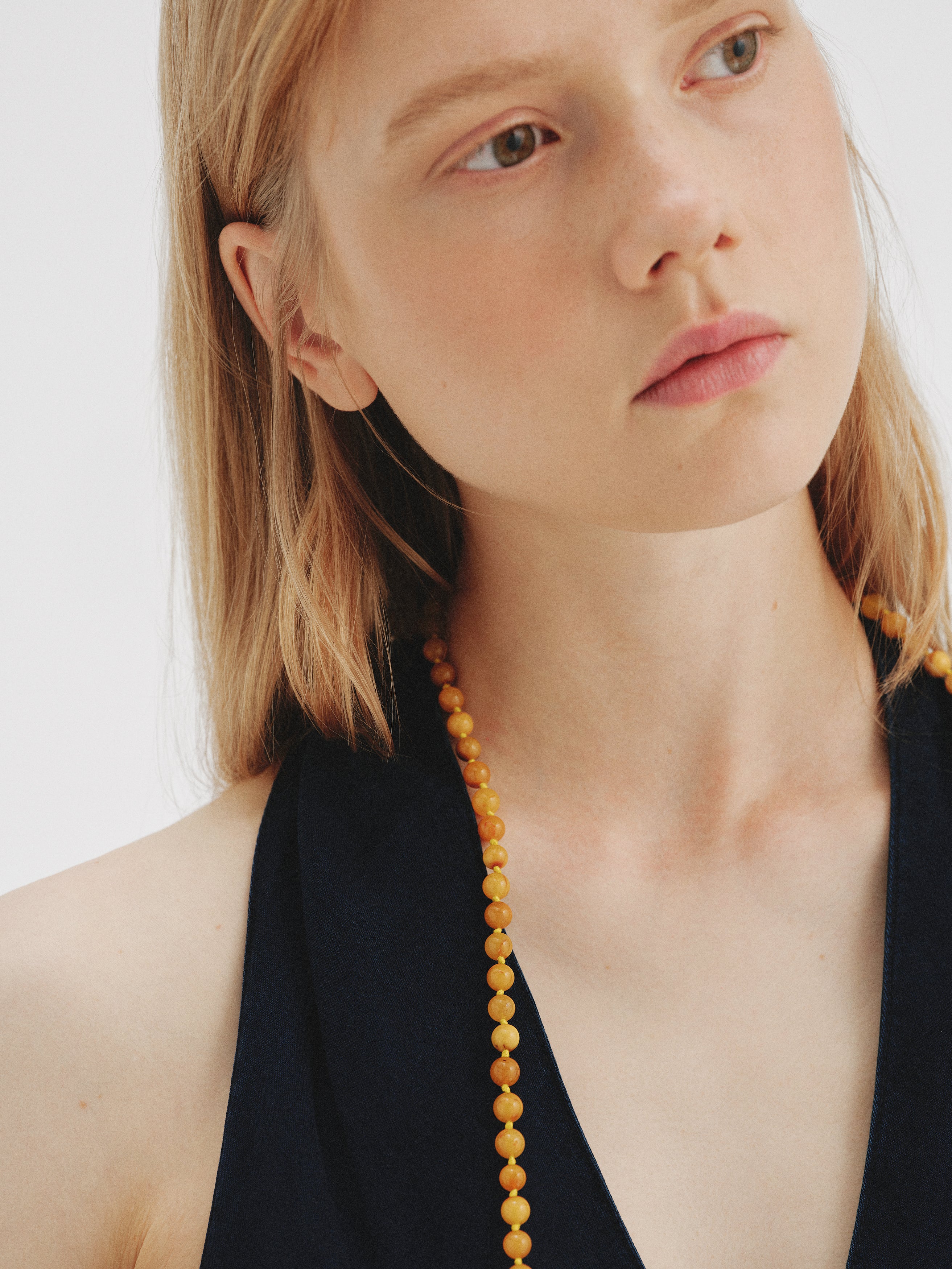 Collar de plata 925 bañada en oro amarillo de 18K con bolitas de ámbar amarillo