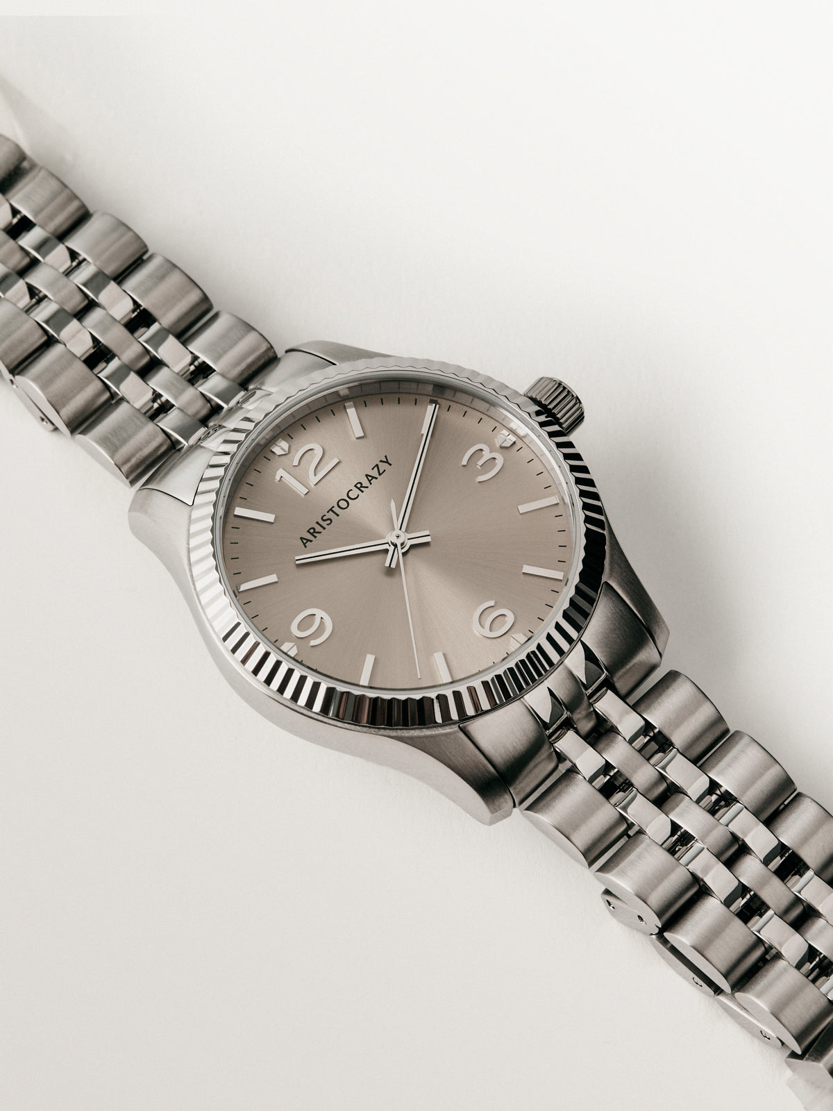 Reloj St. Barth Armis con correa de acero gris y esfera grisácea