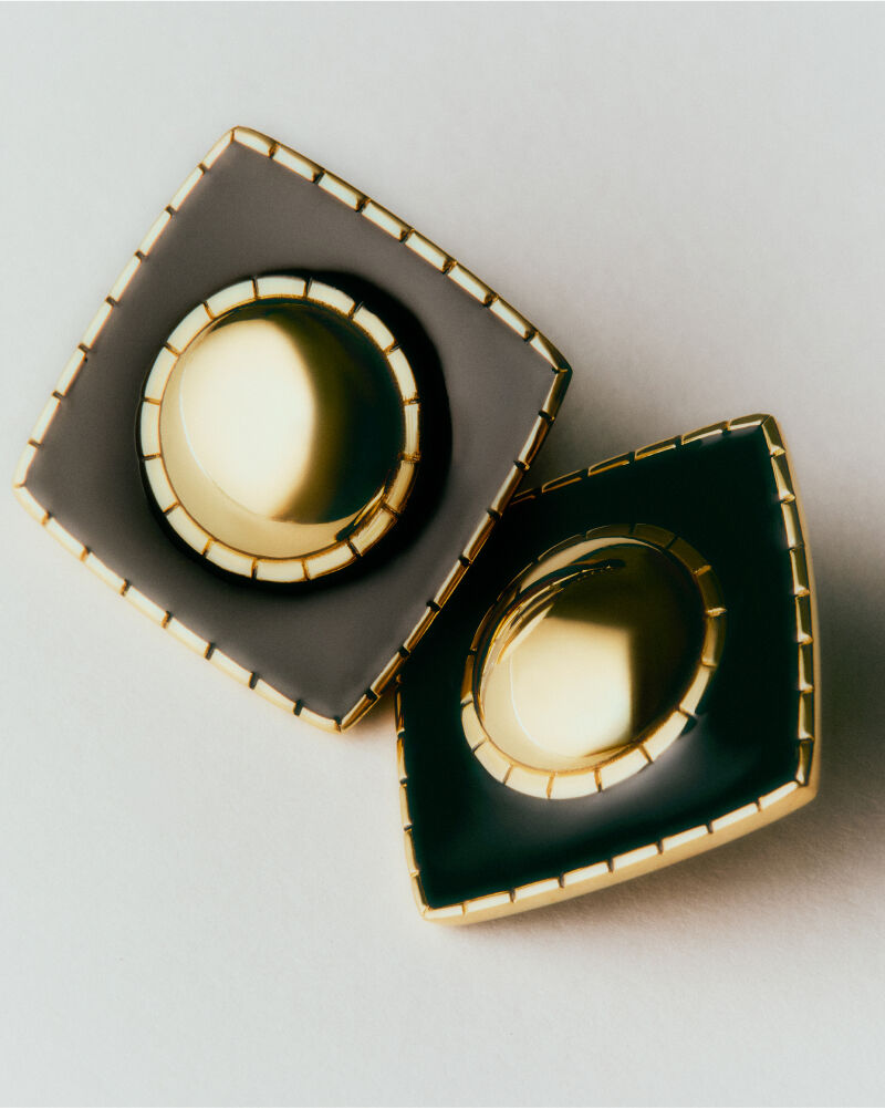 18K yellow gold plated 925 silver earrings with geometric shape and black enamel