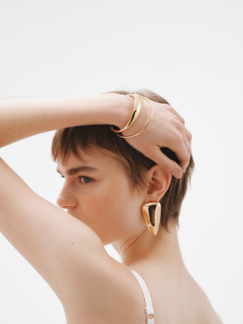 Large drop earrings in 18K yellow gold plated 925 silver with polished effect image number 5