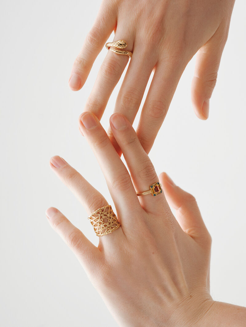 Wide 925 silver ring bathed in 18K yellow gold with wicker texture image number 3