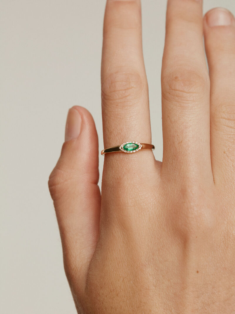 9K Yellow Gold Ring with Emerald and Diamonds image number 1
