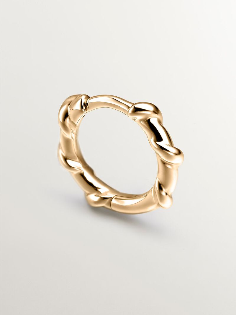Individual yellow gold 9K earring with embossing. image number 4