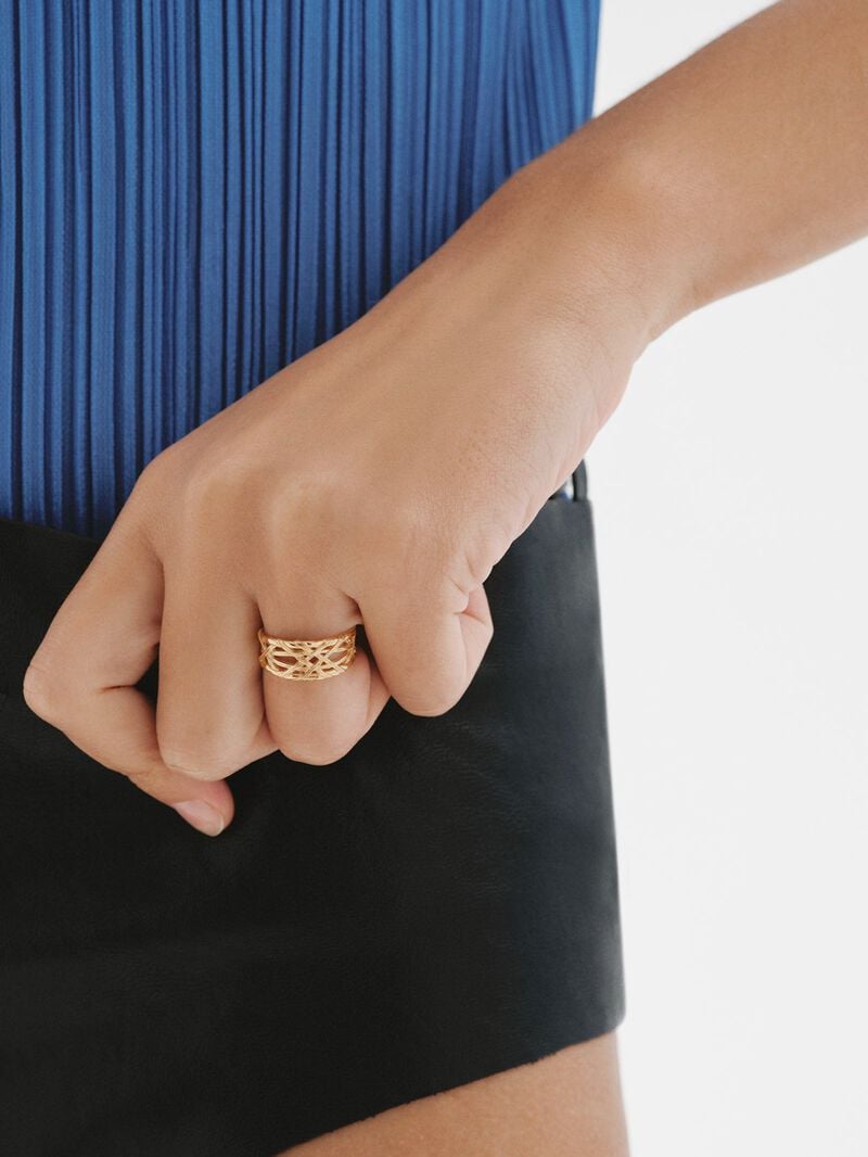 925 Silver ring bathed in 18K yellow gold with wicker texture. image number 3