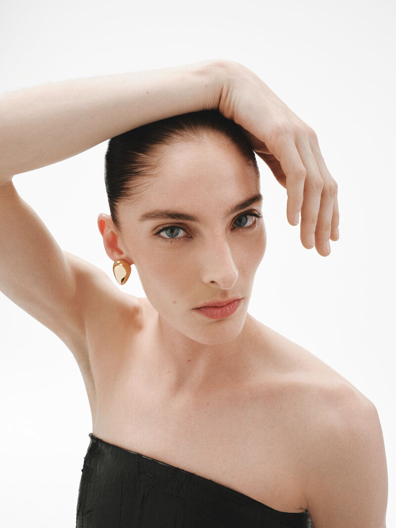 Medium drop earrings in 18K yellow gold plated 925 silver with polished effect image number 3