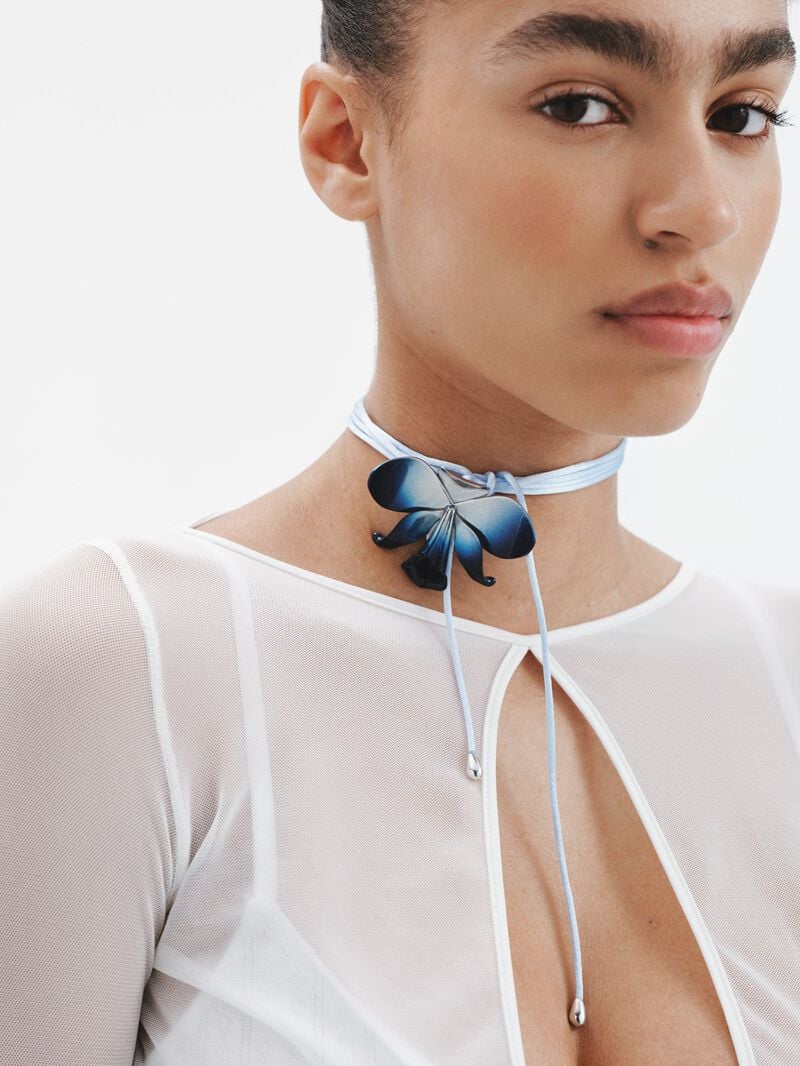 Cord and 925 silver necklace in the shape of an orchid, gradient blue enamel and polished effect image number 2