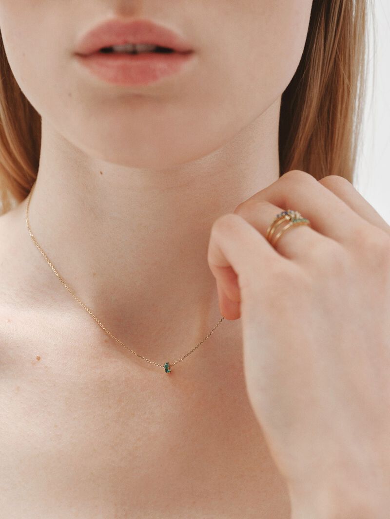 9K yellow gold pendant with emeralds and diamonds image number 4