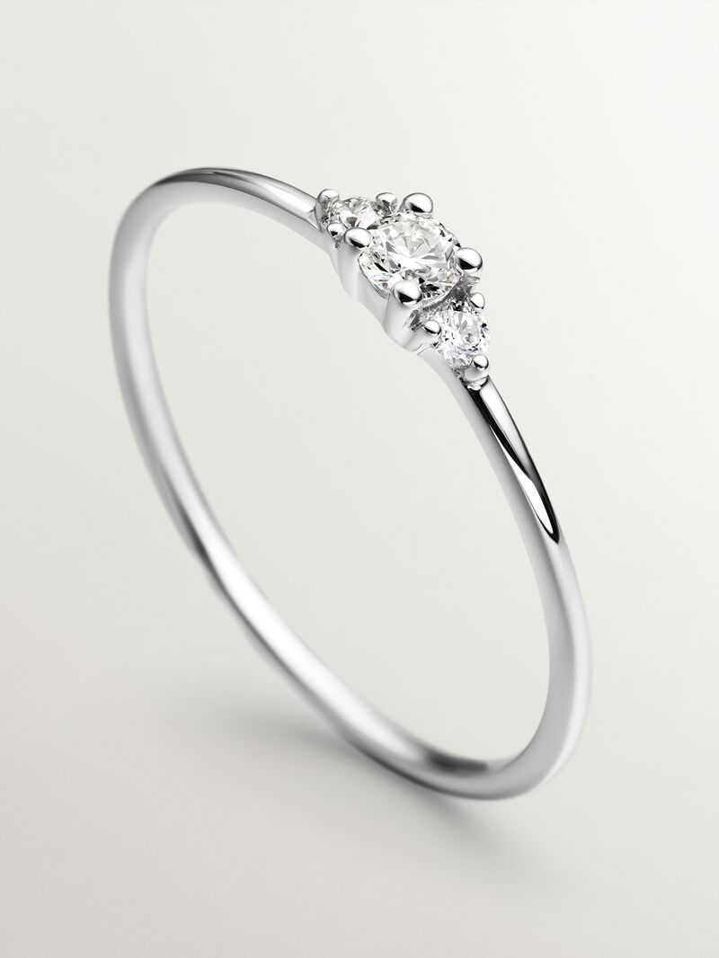 18K white gold triple ring with 0.10 ct central diamond and diamonds image number 4