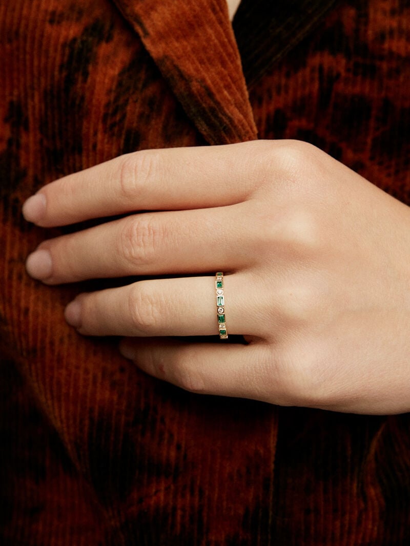 9K yellow gold ring with green emeralds and diamonds image number 1