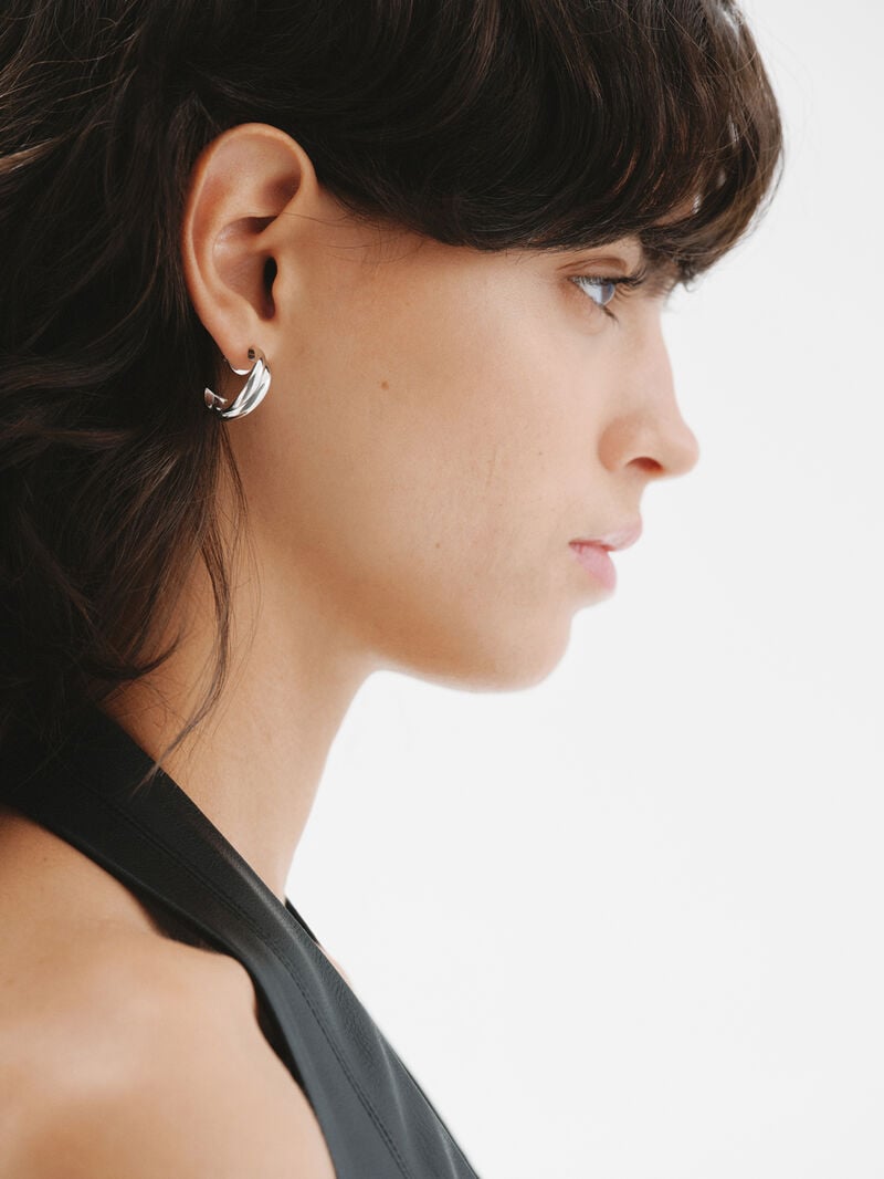 Medium double hoop earrings made of 925 silver. image number 3