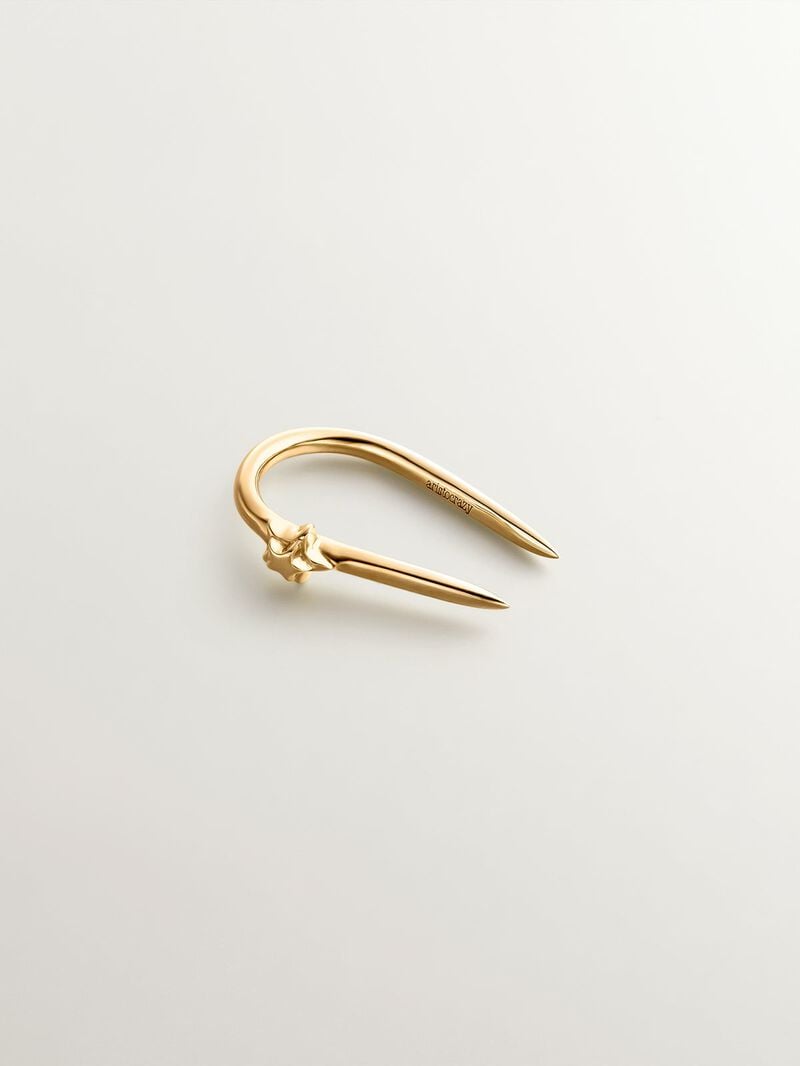 Individual open 9K yellow gold earring with star image number 2