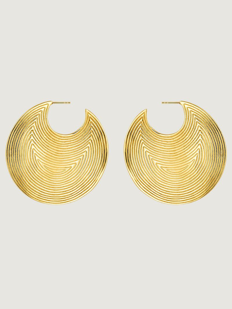 Large hoop earrings made of 925 silver, covered in 18K yellow gold with embossed detail. image number 0