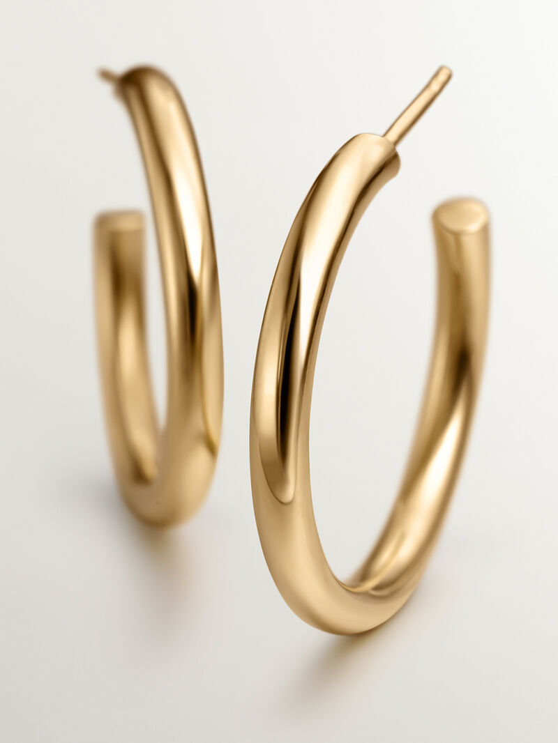 Medium-sized hoop earrings made of 925 silver, coated in 18K yellow gold. image number 4