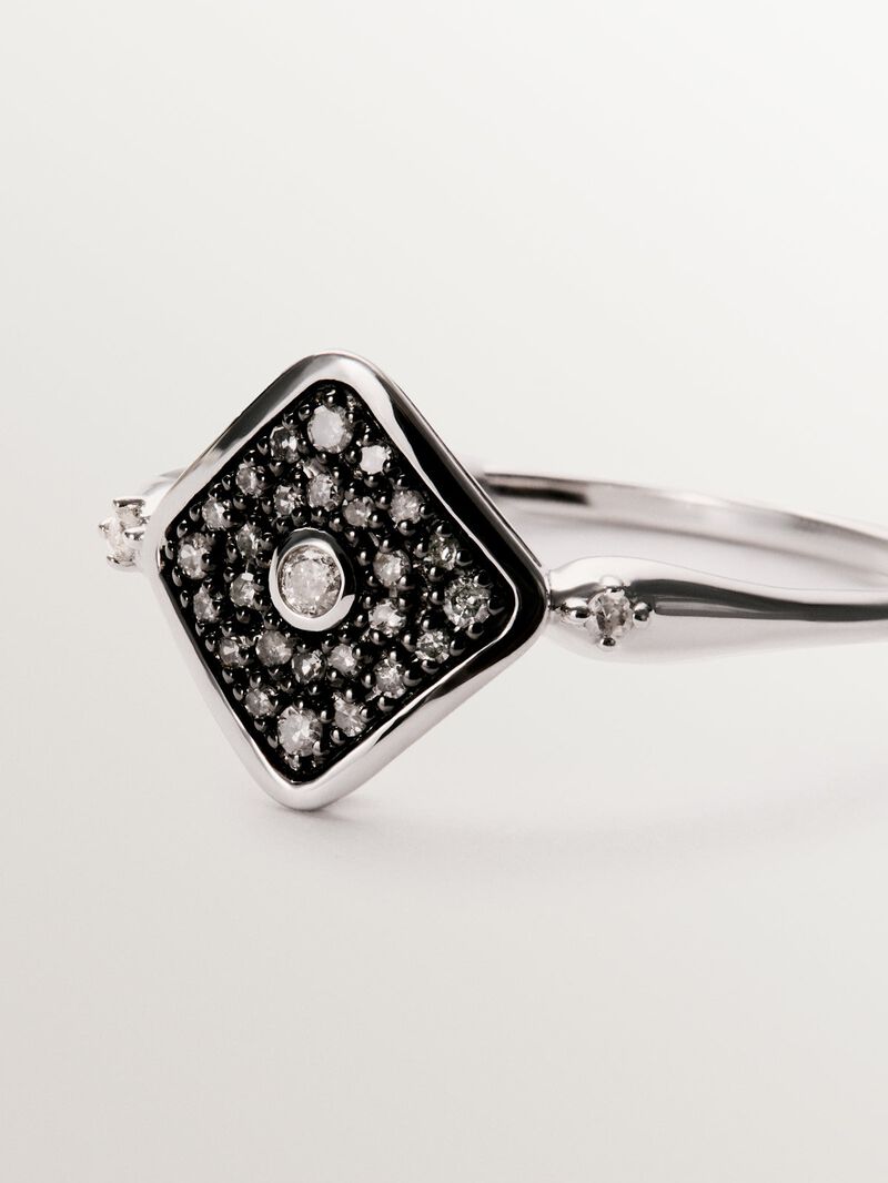 9K white gold diamond ring image number 4