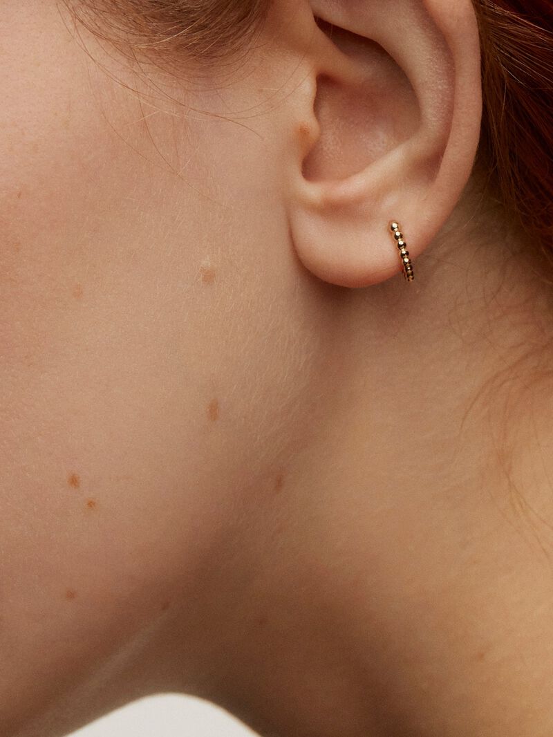 Small individual 9K yellow gold hoop earring with tiny balls. image number 1