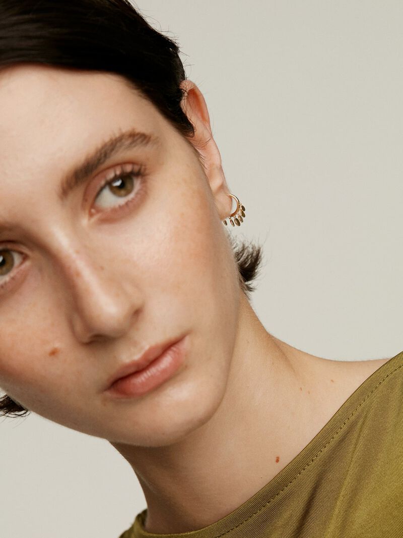Individual 9K yellow gold earring with hanging spheres. image number 1