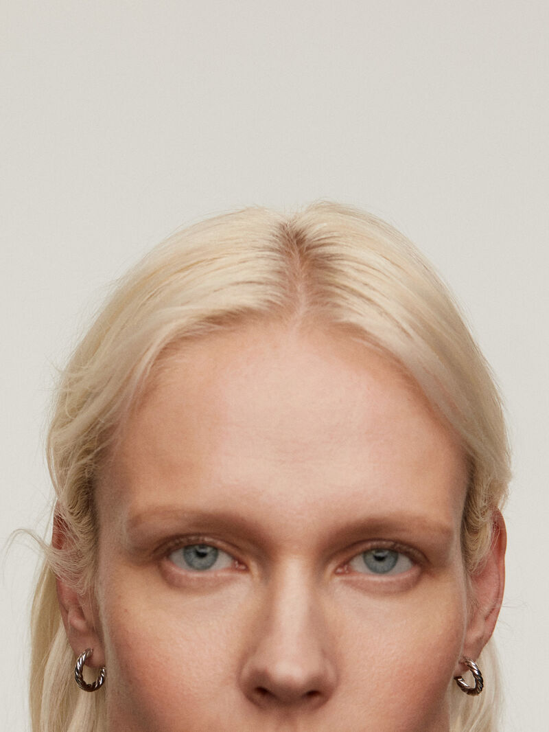 925 Silver hoop earrings with gallooned finish. image number 1