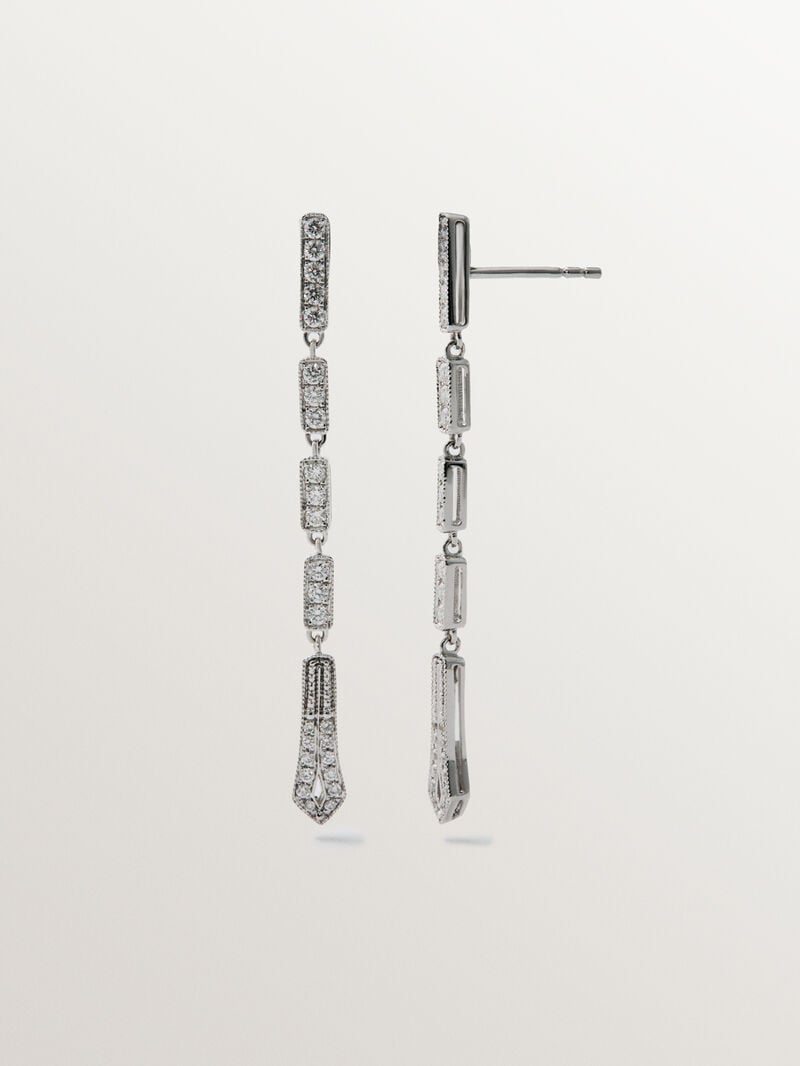 Pendientes largos de oro blanco de 18K con diamantes en talla brillante image number 2