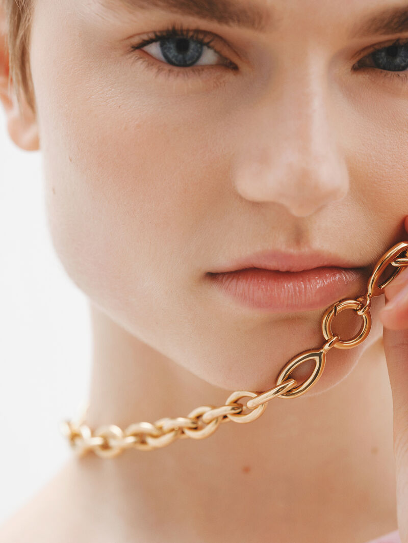 Round 925 silver carabiner coated in 18K yellow gold. image number 5