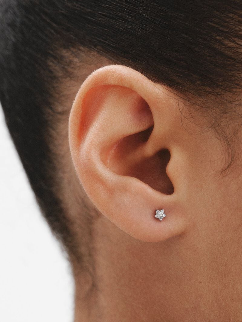 18K white gold single earring with diamonds image number 1