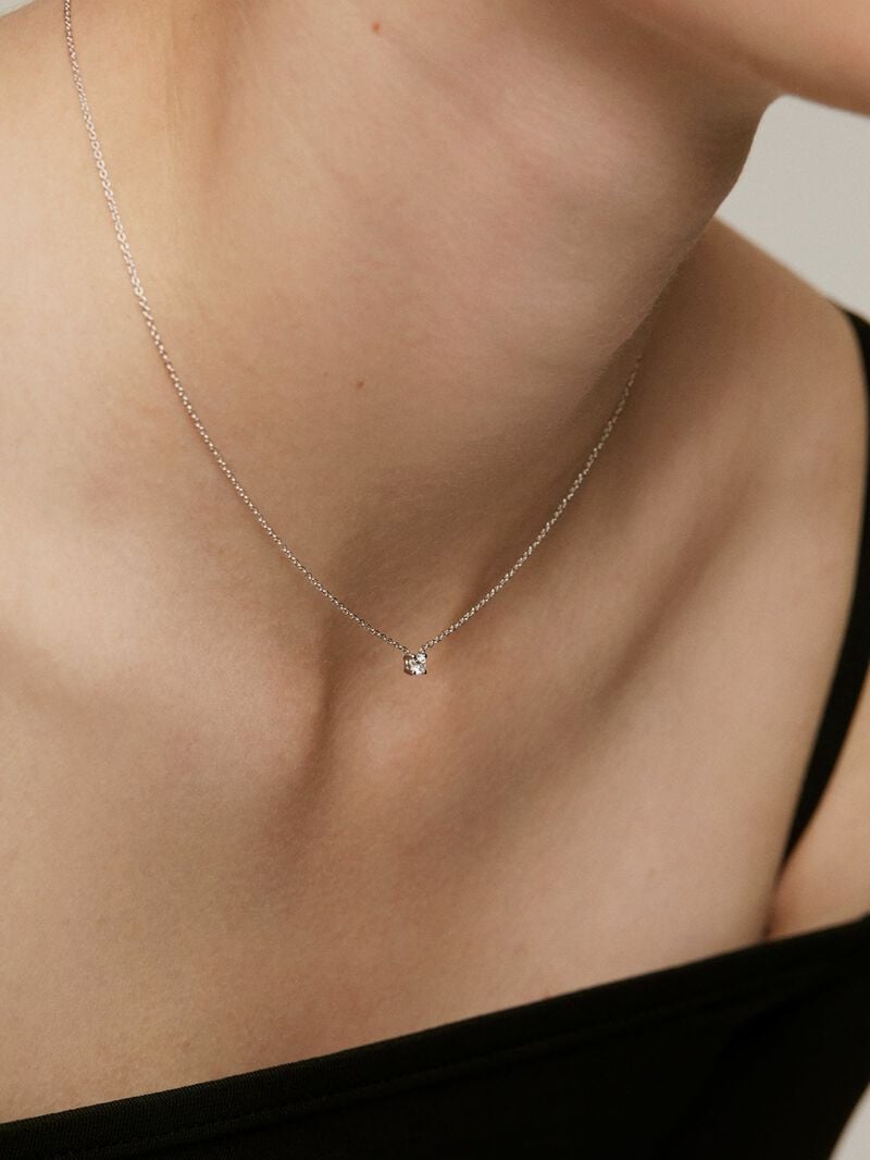18K white gold solitaire pendant with a 0.15cts diamond. image number 3