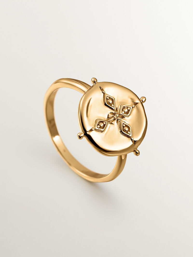 928 Silver ring bathed in 18K yellow gold with a medallion shape. image number 4
