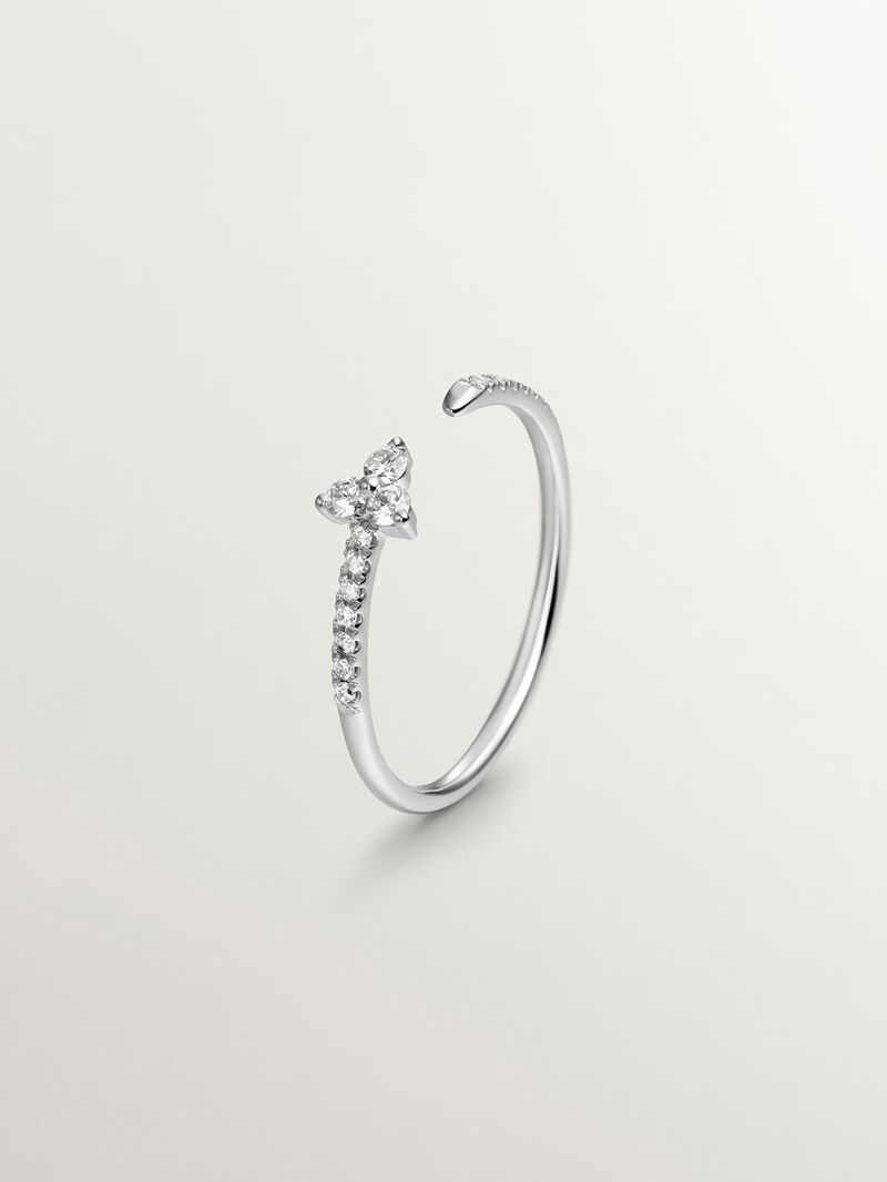 You and Me ring made of 18K white gold with diamonds and clover. image number 1