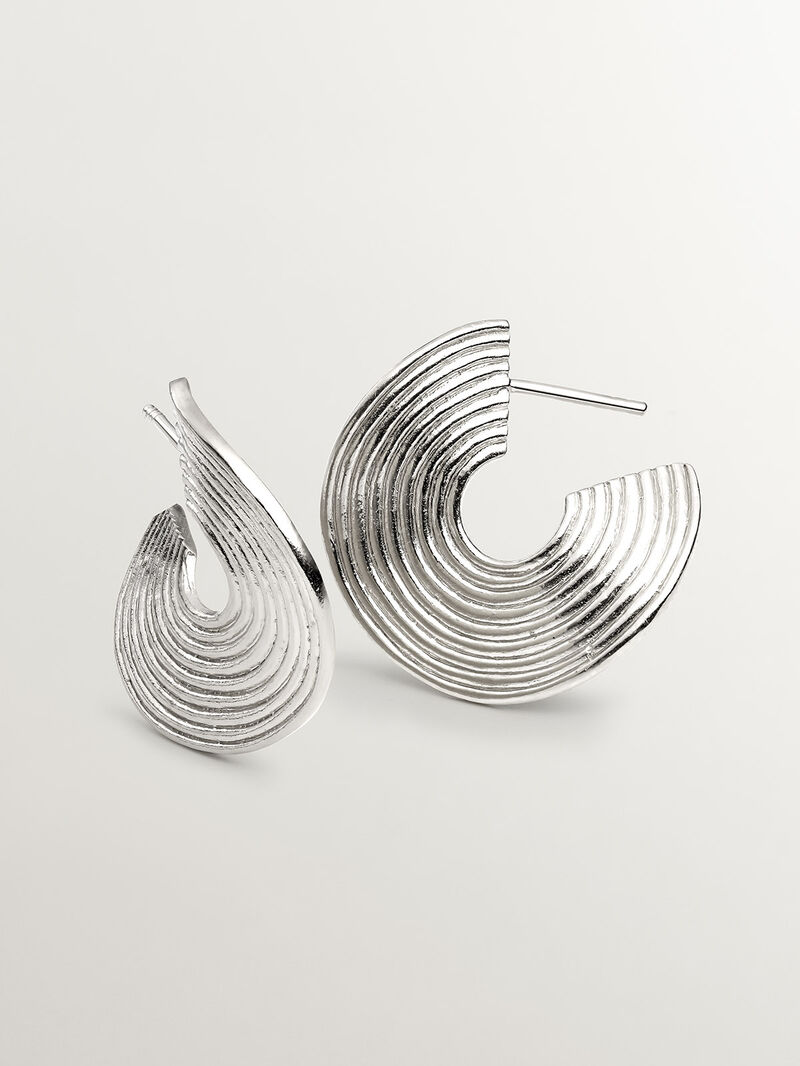 Medium-sized 925 silver hoop earrings with embossed and irregular shape image number 2
