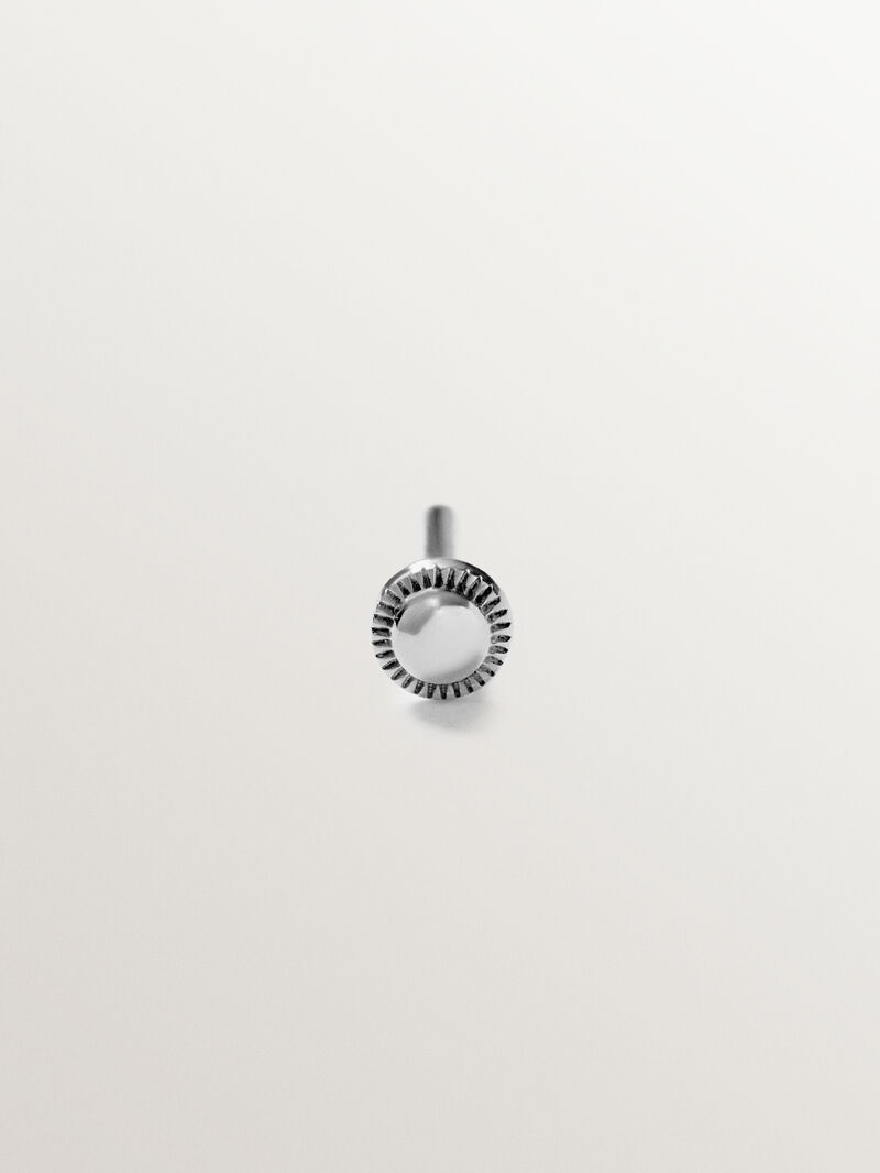 Small 5.5mm white gold piercing closure image number 1