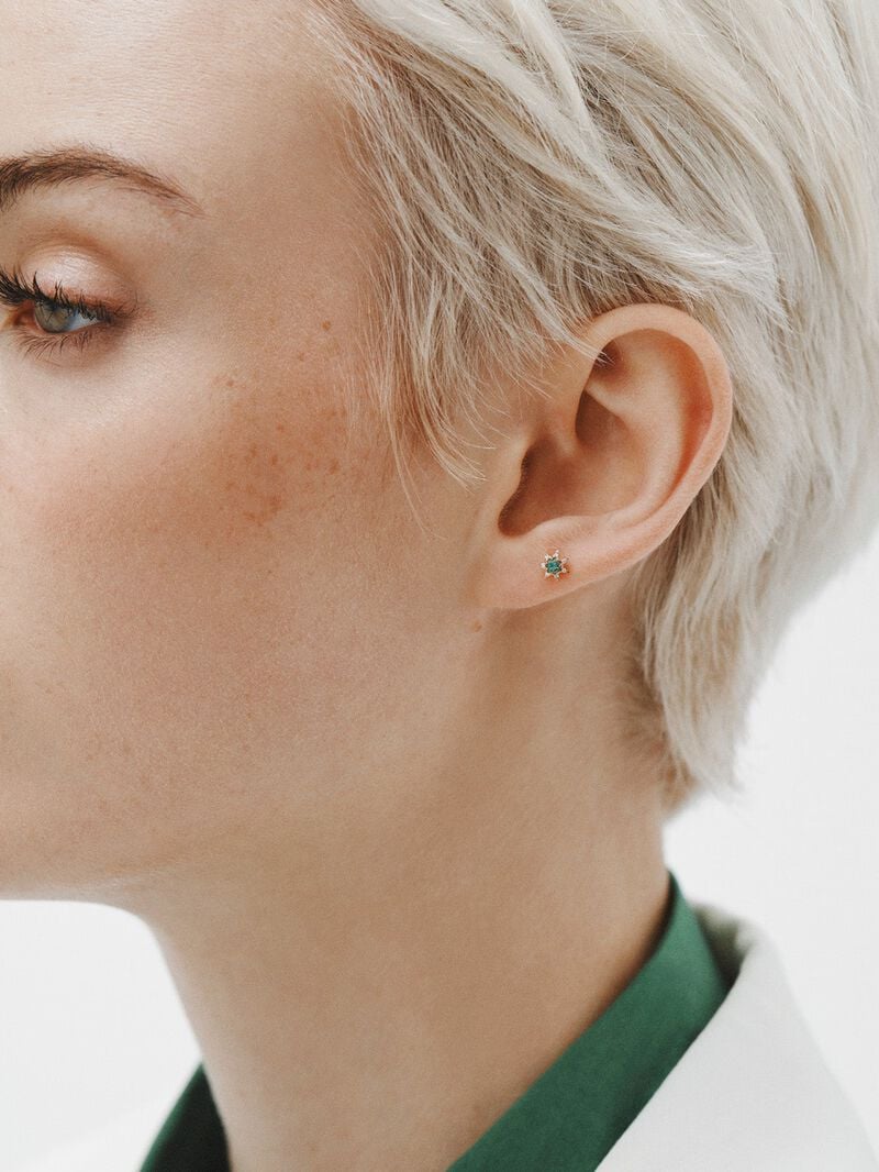 18K gold single earring with emerald image number 2