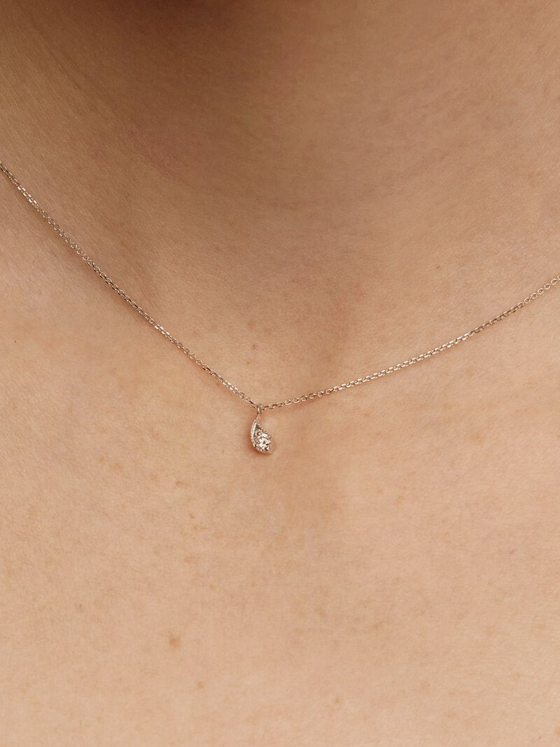 9K white gold pendant with drop and white diamonds image number 1