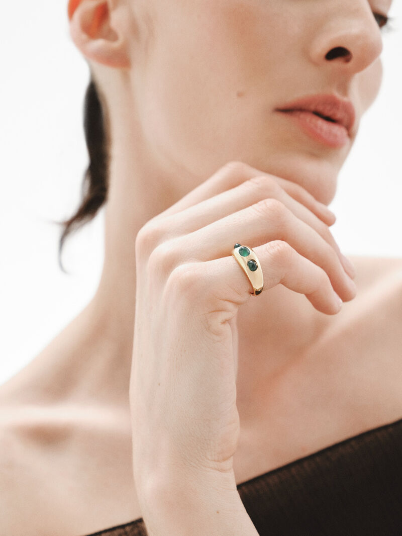 925 silver ring bathed in 18k yellow gold with green chalcedony image number 1