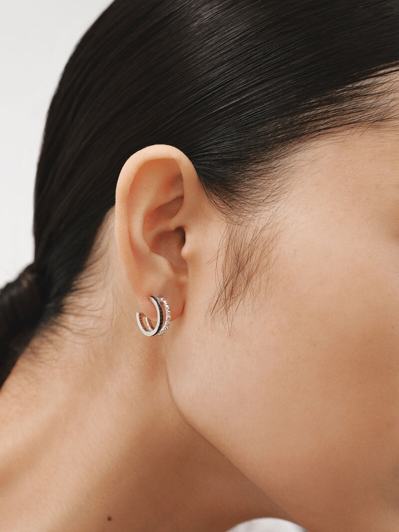 Double hoop earrings made of 925 silver with embossing and black spinels image number 1