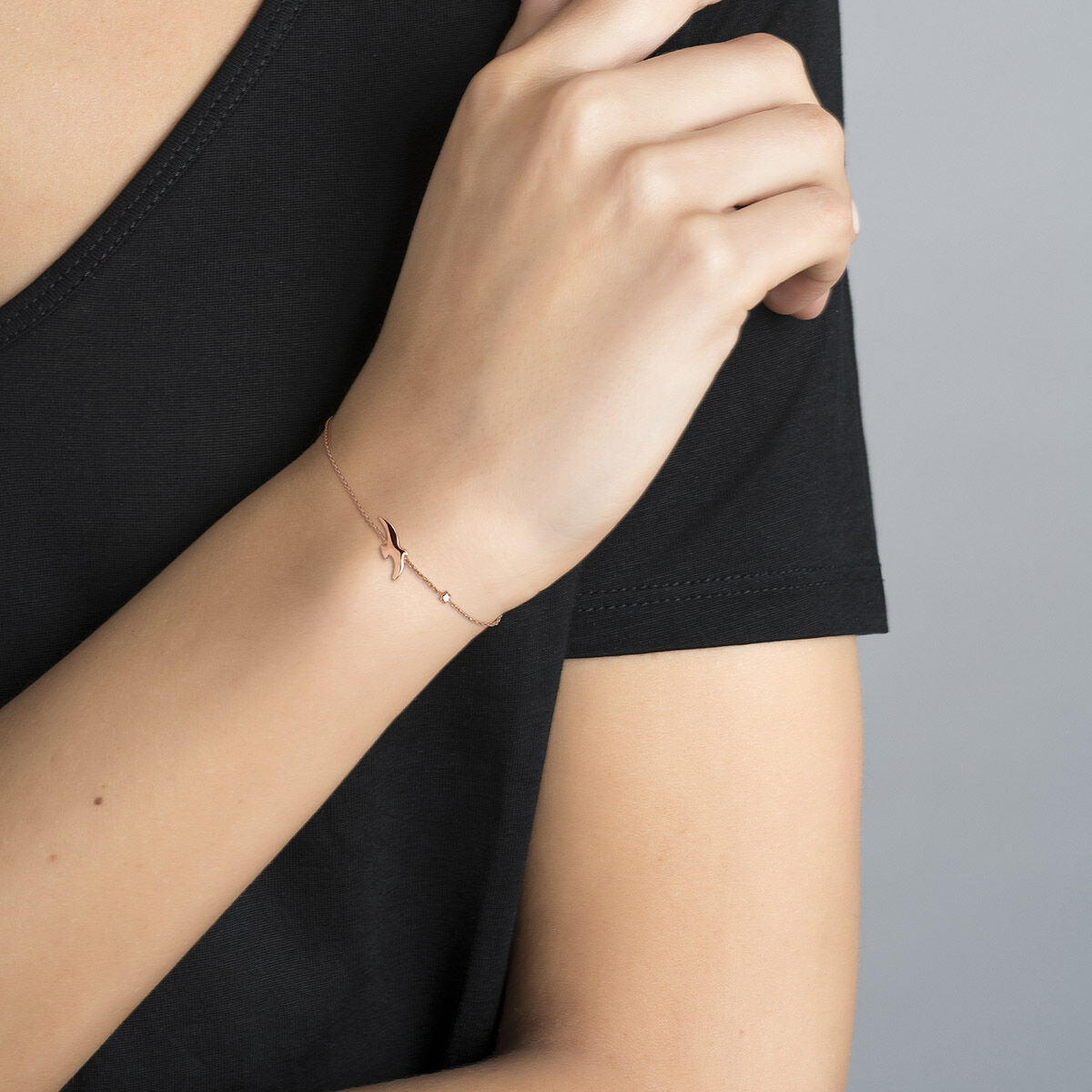 Rose gold plated bird and star motif bracelet , J04605-03, hi-res