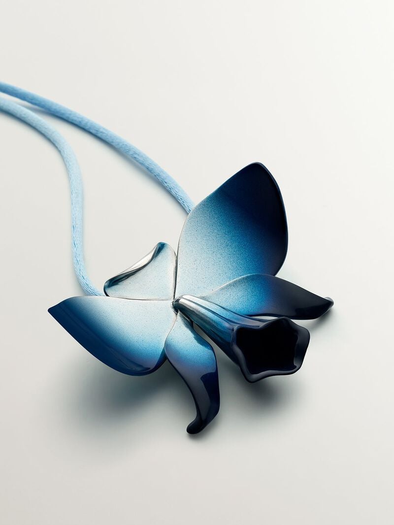 Cord and 925 silver necklace in the shape of an orchid, gradient blue enamel and polished effect image number 5