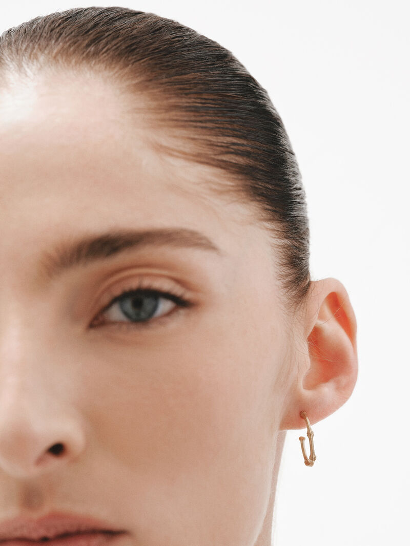 9K Yellow Gold Bamboo Texture Single Hoop Earring image number 1