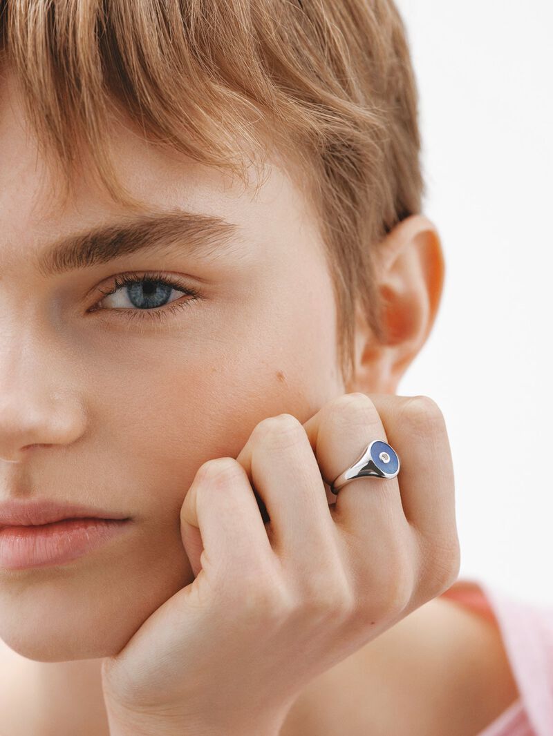 Signet style ring in rhodium-plated 925 silver with blue jade and brilliant-cut white quartz. image number 3