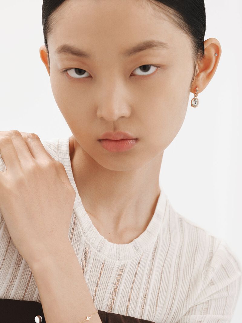 925 Silver hoop earrings bathed in 18K rose gold with green quartz and Swiss blue topaz. image number 5