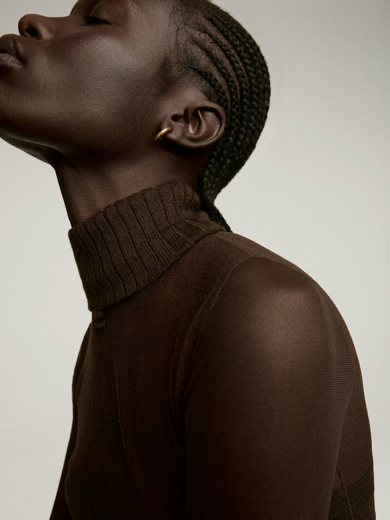 Small hoop earrings made of 925 silver bathed in 18K yellow gold. image number 3