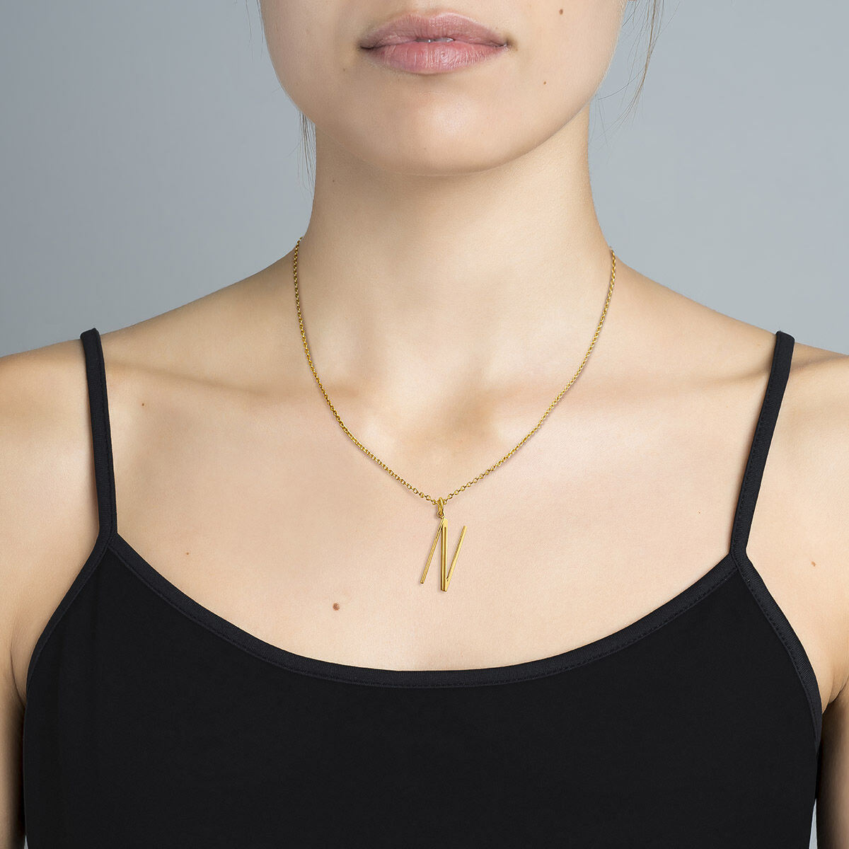 Charm letra N grande plata recubierta oro  , J04642-02-N, hi-res