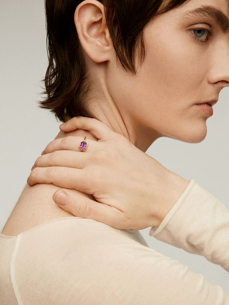 Solitaire-style ring made of 925 silver plated in 18K rose gold with purple amethyst. image number 3