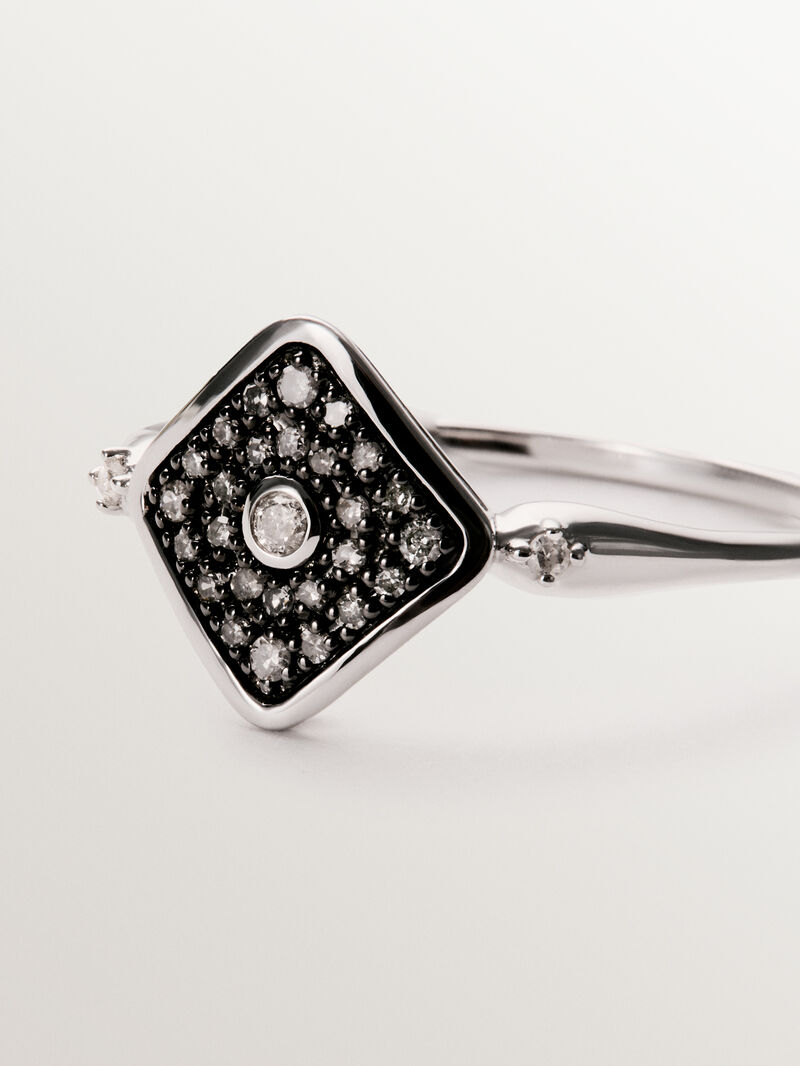 9K white gold diamond ring image number 4