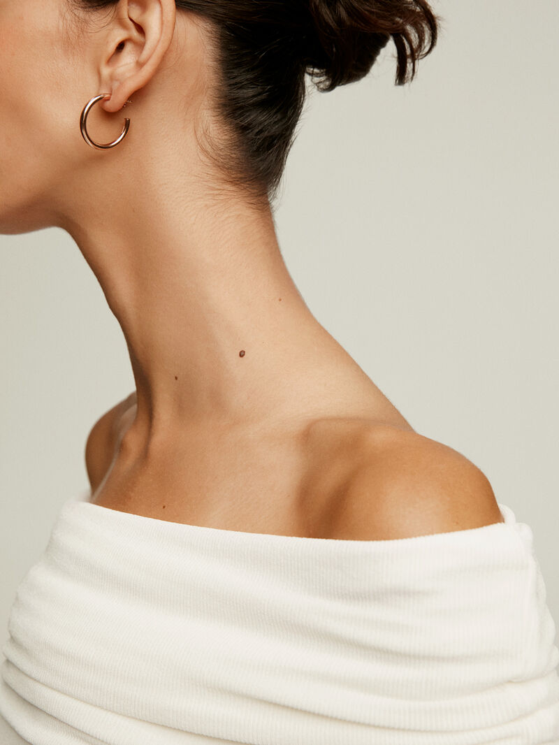 Medium-sized hoop earrings made of 925 silver, coated in 18K rose gold image number 3
