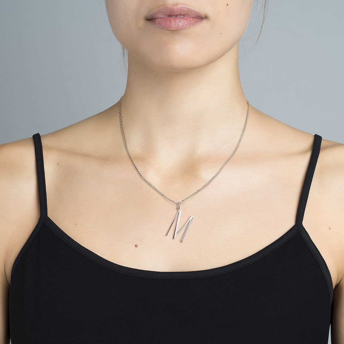 Charm letra M grande plata  , J04642-01-M, hi-res