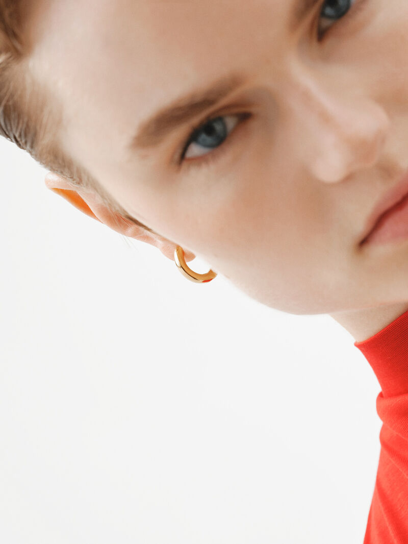 Medium hoop earrings made of 925 silver coated in 18K yellow gold image number 1