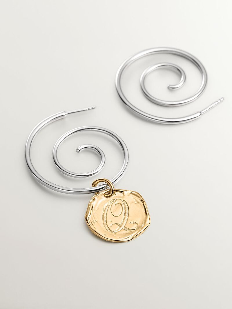 Handcrafted charm made of 925 silver coated in 18K yellow gold with the initial Q. image number 1