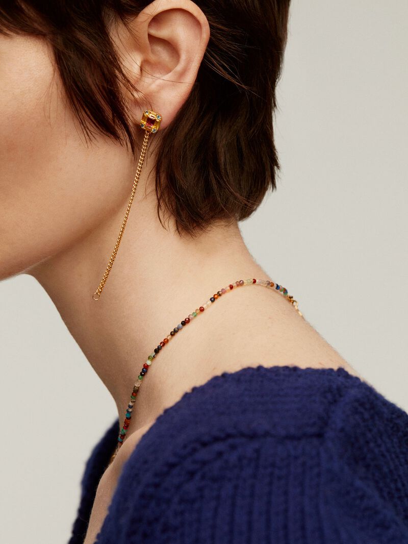 Long earrings with 925 silver chain coated in 18K yellow gold with peridots, topazes and rhodolites. image number 5